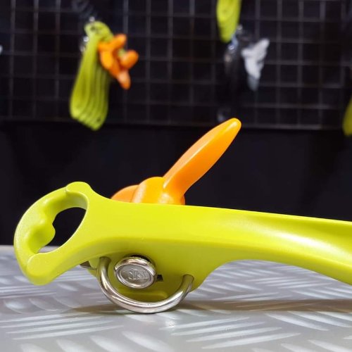 L'OUVRE BOÎTE REVOLUTIONNAIRE