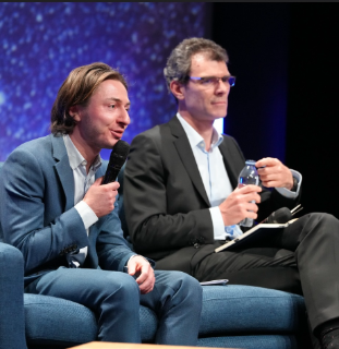 🇬🇧 Scaling vs. Parallelizing in Quantum Computing: Two Paths, One Goal?