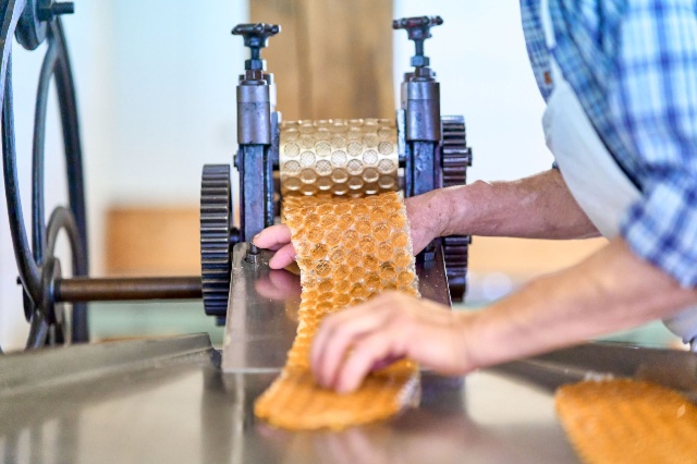 Maison Dosnon, Les coulisses de notre atelier de fabrication : pain d'épices, miel, biscuits...