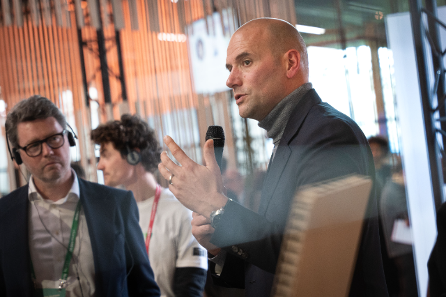 Learning Exhibition Bank (programme sur invitation)