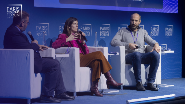 Nouveaux mondes informationnels : comment l’IA recompose l’accès, la création et la circulation de l’information 