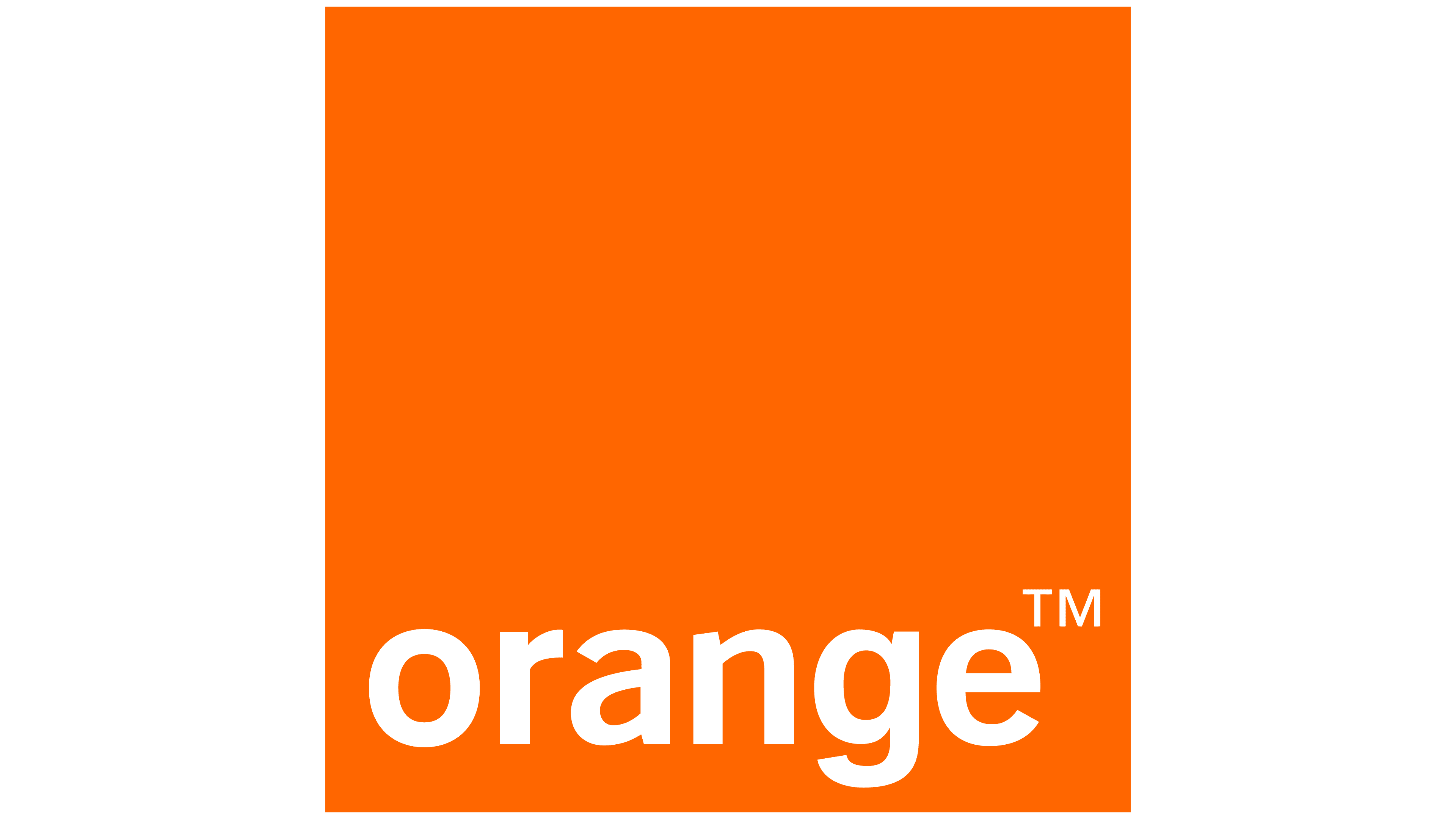 Immersion in the Orange Social Room