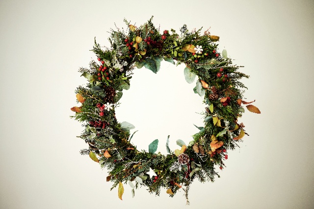 Confectionnez votre couronne de Noël avec Cécile de Fleur'T avec les sens