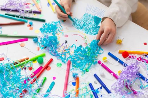 Choisis l'illustratrice VIP Kids le dessine !