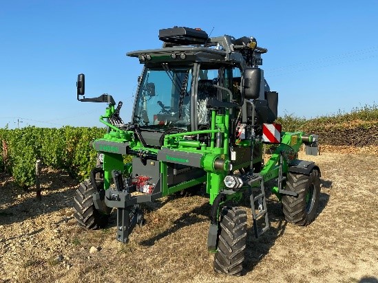 High clearance tractor TECNOMA S140HVV