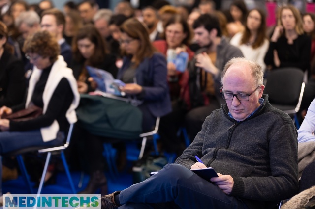 RÉINVENTER LES ESSAIS CLINIQUES: L’IMPACT TRANSFORMATEUR DE LA SANTÉ ARTIFICIELLE